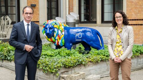 Hessens Finanzminister Michael Boddenberg (links im Bild) und Kunst- und Kulturministerin Angela Dorn (rechts).
