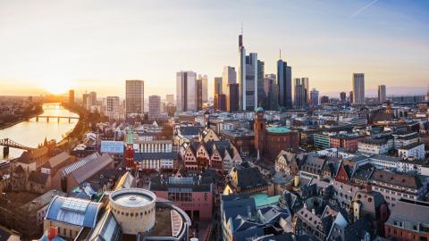 Blick auf die Skyline von Frankfurt. Blick auf die Skyline von Frankfurt.