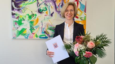 Kerstin Albert nach ihrer offiziellen Einführung als neue Leiterin des Finanzamts Langen. Kerstin Albert nach ihrer offiziellen Einführung als neue Leiterin des Finanzamts Langen.