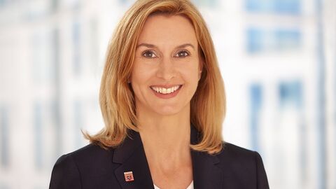 Nicole Gerhardt - Teamkoordinatorin Fachbereich Personal, Recruiting beim Landesbetrieb Bau und Immobilien Hessen (LBIH) Nicole Gerhardt - Teamkoordinatorin Fachbereich Personal, Recruiting beim Landesbetrieb Bau und Immobilien Hessen (LBIH)