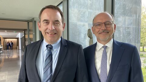 Hessens Finanzminister Professor Dr. R. Alexander Lorz (links im Bild) und der CEO der Helaba, Thomas Groß.