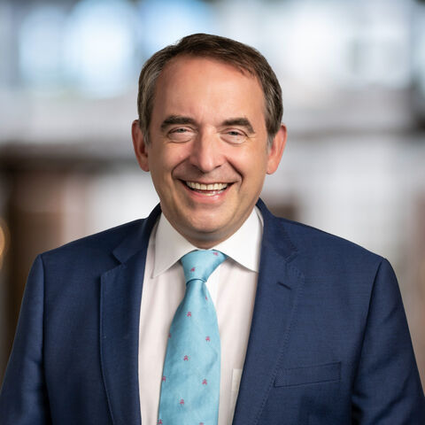 Hessens Finanzminister Professor R. Alexander Lorz Hessens Finanzminister Professor R. Alexander Lorz